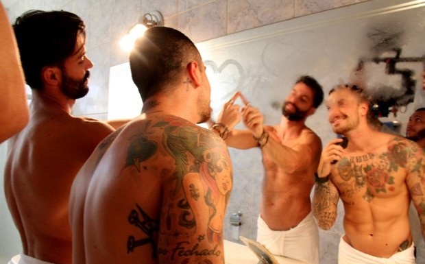 Lançado clipe gay do sertanejo Thiago di Melo. Assista!