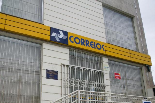 Trans agora podem mudar nome no CPF nos Correios