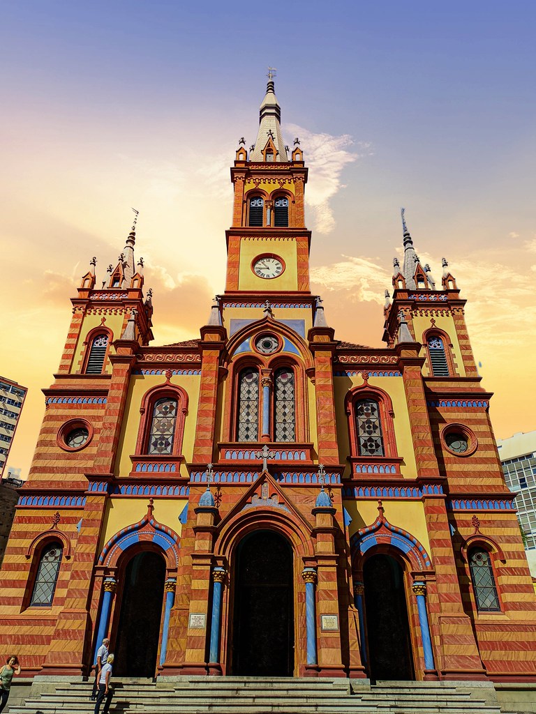 Igreja São José, no Centro, foi concluída em 1910
