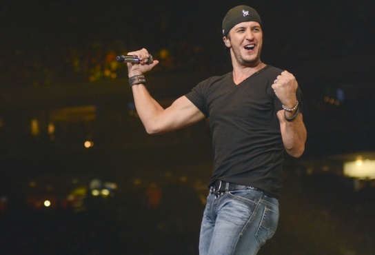 Os 10 cantores country mais sexy da música